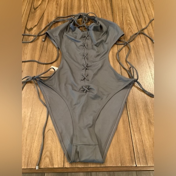 SKIMS lace up monokini one piece swimsuit gunmetal 4X NWT! - Picture 7 of 7